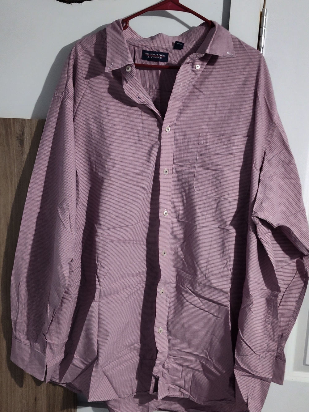 Croft & Barrow Men’s Pink Long-Sleeve Button-Up Shirt